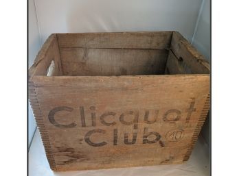 Vintage Clicquot Club Soda Bottle Wood Crate - Nice Dovetails