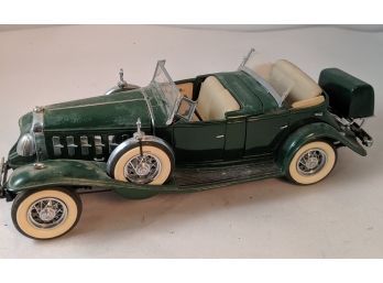 The Danbury Mint 1932 Cadillac V16 Model Car With Orig Box
