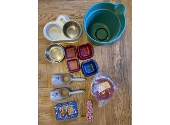 Lot Of Dog Bowls, Scoops, Bathing Bucket, And More!!!