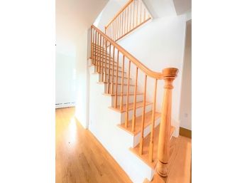 A 15 Spindle Railing On Stairs With Newel Post - 93'