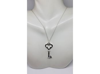 Beautiful Brand New Sterling Silver Key Necklace