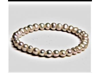 Beautiful Pearl Single Strand Stretch Bracelet