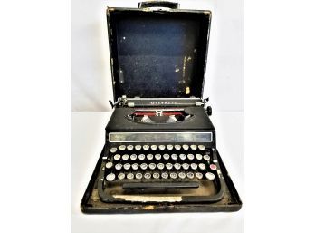 Vintage 1944 Olivetti Studio 42 Typewriter And Case