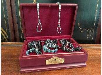 Magnetic Chains And Jewelry Box