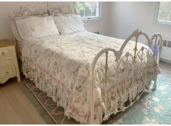 Lovely Iron Full Size Bed Including Bedding