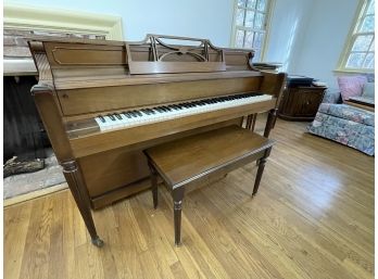 Story And Clark Console Piano With Bench