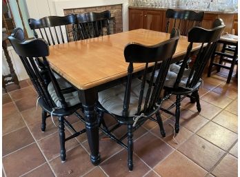 Gorgeous Table And 6 Chairs - Table Has 2 Stow Away Leaves