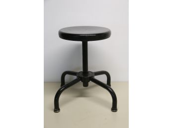 Height Adjustable Posing Stool