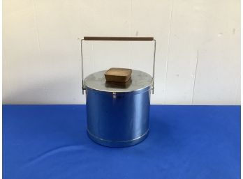 Ice Bucket With Lid And Handle