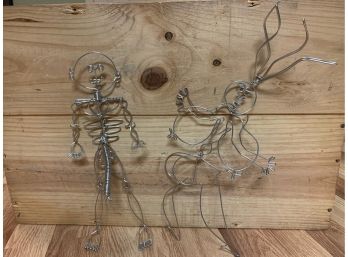 2 Pieces Of Comical Wire Art