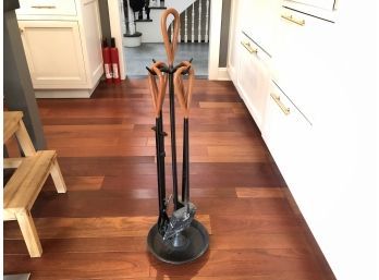 Pottery Barn Fireplace Toolset With Leather Handles