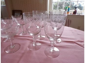 Wine & Champagne Glasses 8 Total