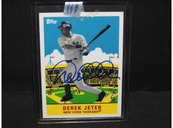 Autographed Derek Jeter 2007 Topps Baseball Card