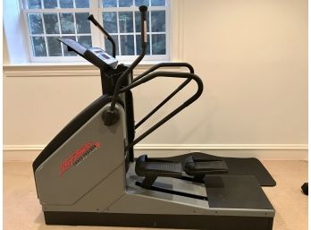 LIFE FITNESS CROSS -TRAINER TOTAL BODY SYSTEM