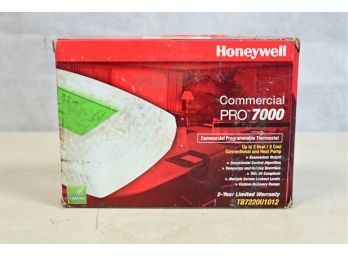 Honeywell Commercial Pro 7000 Programmable Thermostat Model TB7220U1012