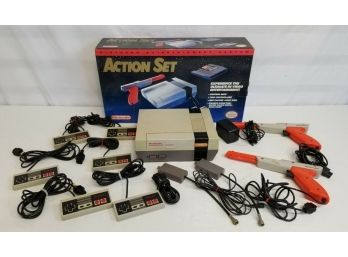 Original 1985 Nintendo Action Set System NES In Original Box W/extra Accessories