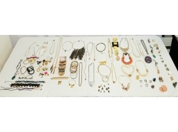 Large Lot Of Women's Fashion Jewelry: Necklaces, Rings, Earrings, Bracelets, Pins & Scarf Clips