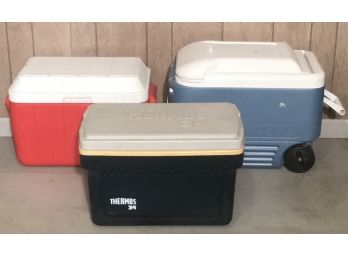 Trio Of Coolers Thermos 34, Igloo & Coleman
