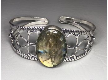 Incredible Sterling Silver / 925 Cuff Bracelet With Canadian Labradorite Medallion - Natural Stone - Pretty !