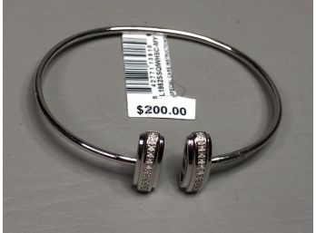 Very Pretty Sterling Silver & Diamond Bracelet BRAND NEW - $200 RETAIL Price - From Macy's - Never Worn !