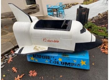 Awesome Vintage SPACE SHUTTLE COLUMBIA Commercial COINOP Kidde Ride On - Coin Operated / Front Of Supermarket