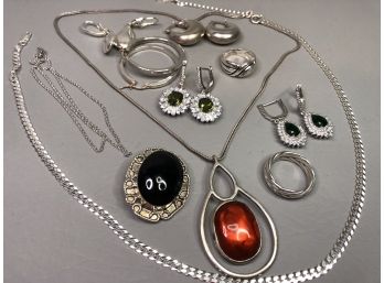 Fabulous Vintage Assorted Sterling Silver / 925 Jewelry - Necklaces - Earrings - Pendants - 2.7 Troy Ounces
