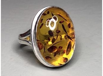 Incredible Sterling Silver / 925 Ring With Genuine Baltic Amber - Fantastic Clarity And Details - New / Unworn