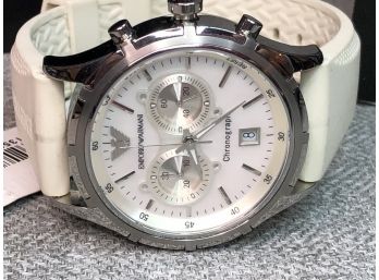 Incredible New $495 GIORGIO ARMANI / Emporio Chronograph Watch - Swiss Made - White Silicone Strap - WOW !