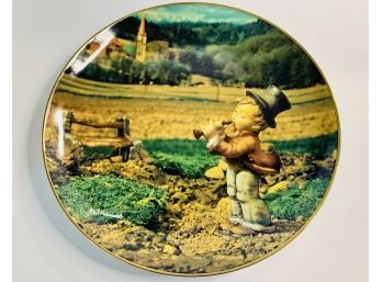 M. I. Hummel Calendar Plate 'Song Of Thanksgiving' The Danbury Mint