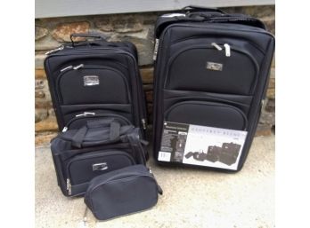 Four Piece Geoffrey Beene Luggage Suitcase Set - New