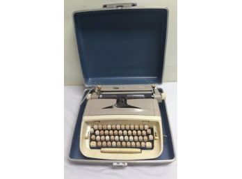 Royal Safari Typewriter