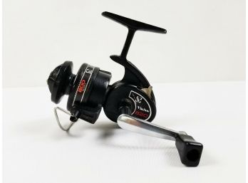 Vintage Viking 820 Spinning Reel