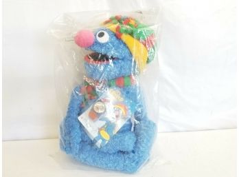 2004 Macy's Limited Edition Sesame Street Grover Plush Toy W/ Wrist Watch, New