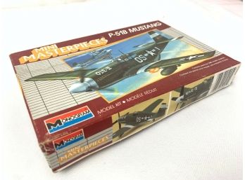 Mini Masterpieces Vintage P-51B Mustang 1/72 Scale Plastic Model Airplane Kit