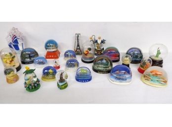 Large Collection Of Vintage Snow Globes, Souvenirs Of NYC, Texas, New Orleans, Paris, Wash DC, Etc.