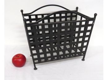 Basket Weave Wire Metal Yarn / Knitting Stand