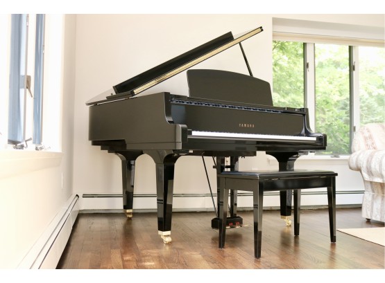 Yamaha Baby Grand Piano - Original Retail Price $9,500 (SEE DESCRIPTION)