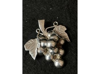 Mexican Sterling Grapes Pin
