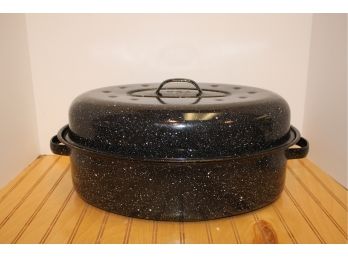 Large Black & White Speckled Enamelware Covered Roasting Pan