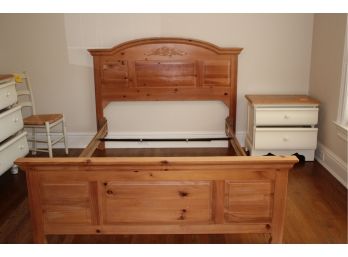 Broyhill Fontana Queen Sized Bed