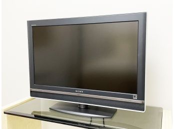 A Sony Bravia 32' Flat Screen TV