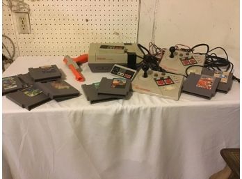 Nintendo Entertainment Systm - Including Games, Controllers, And Zapper