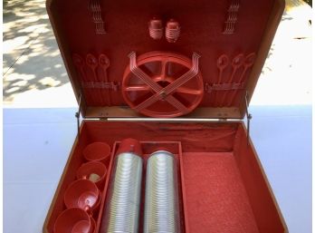 Very Cool Retro Picnic Set In Tan Leather Case