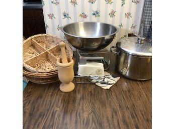 Kitchen Galore! Farberware Covered Pot, Mixing Bowl, Mixer, Wooden Mortar & Pestale Plus