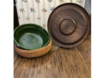 Provencal Oven-Safe Ceramic Bowl In Woven Trivet & Teak Hors D'oeuvres Round Platter