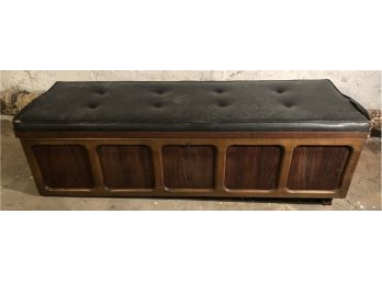 Lane Cedar Lined Storage Bench With Vinyl Top