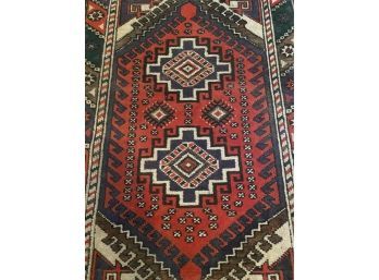 Hand Knotted Wool Accent Rug  27'X 48'