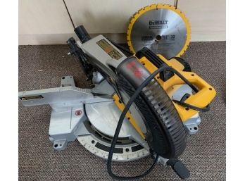 Dewalt DW175 12 Inch Compounding Mitre Saw, Type 2