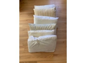 (B) 6 Mismatched Bed Pillows