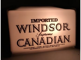 Vintage Lighted Imported Windsor Supreme Canadian Whisky Advertisement Lamp/sign